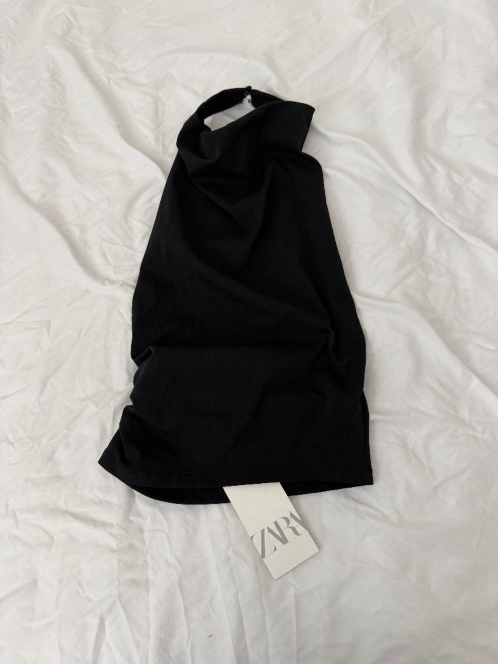zara halter black top Size small Details : - color: black - condition: NWT -